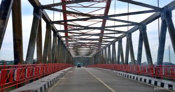 Bagian Atas Jembatan Kahayan