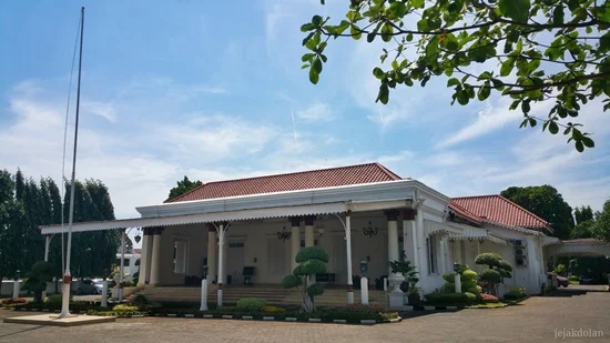 Bekas Istana Oei