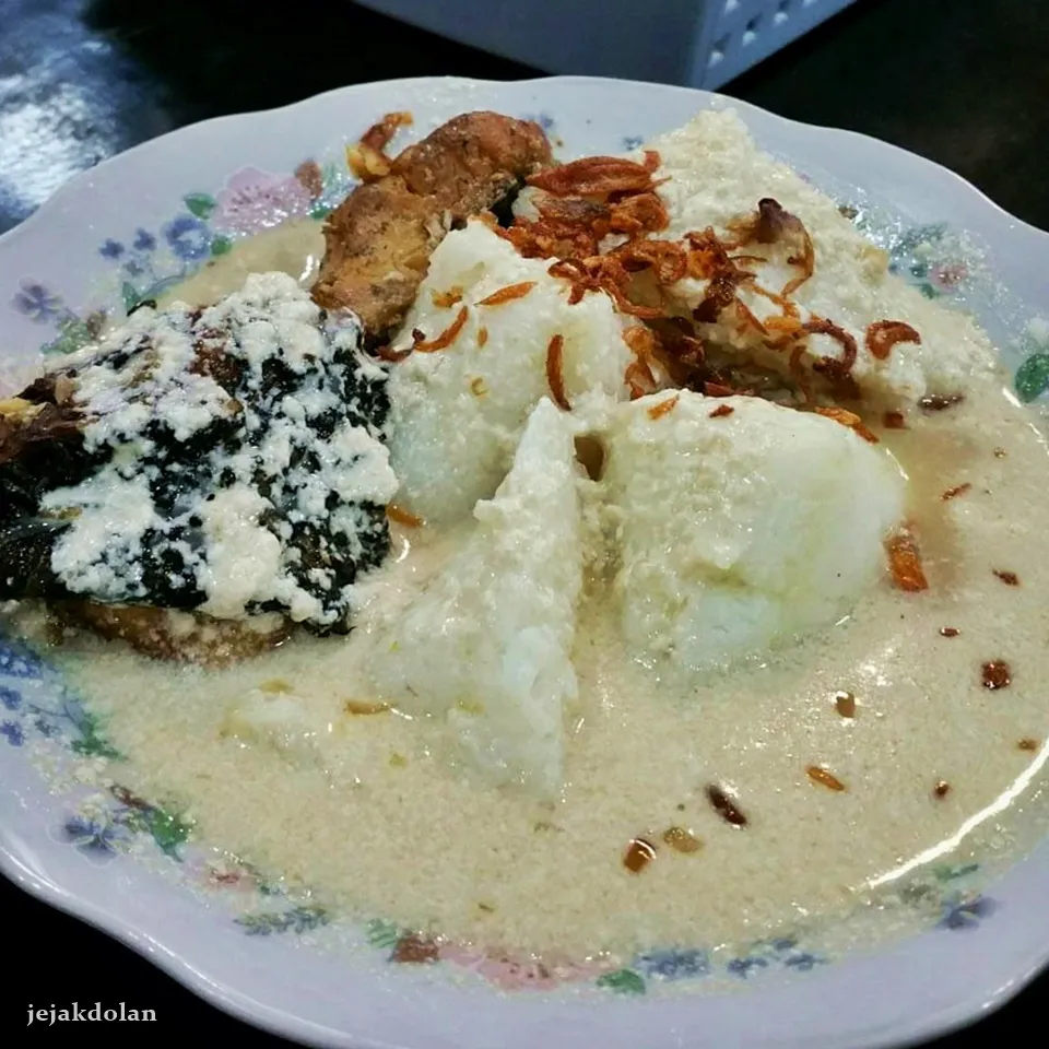 Katupat Kandangan- Kuliner Khas Kalimantan Selatan