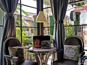 Spot Lucu di Ruang Tamu