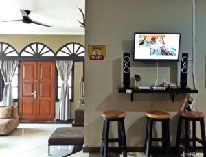 TV Yang Bisa Ditonton Bersama di Ruang Makan