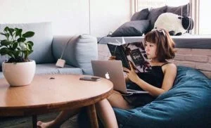 Isi Liburan Dengan Membaca Buku