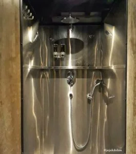 Shared Bathroom di Capsule Tarnsit KLIA2