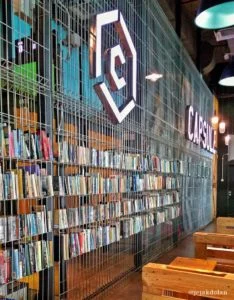 Perpustakaan di Capsule Transit KLIA2