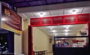 Martabak Red Velvet dari Martabak 88 Premium Semarang