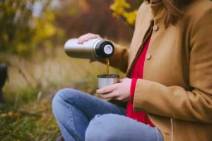 Bawa Bekal Minuman dan Camilan Saat Traveling di Bulan Puasa