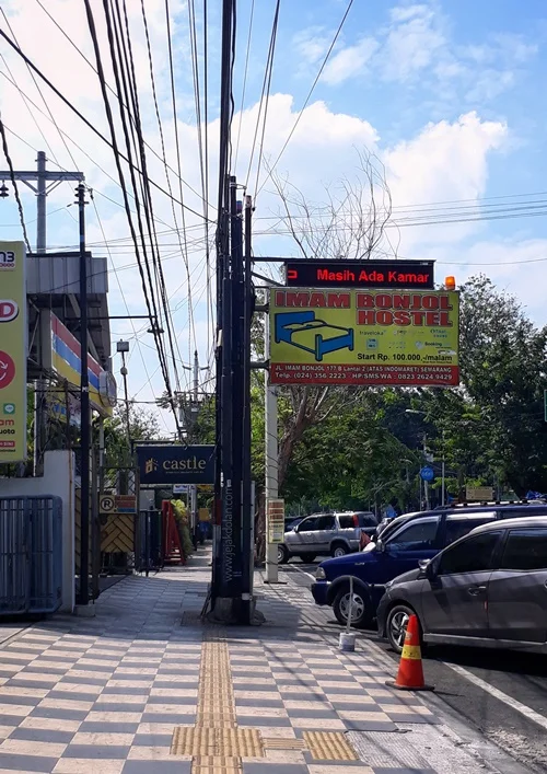 Tampak Depan Imam Bonjol Hostel Semarang
