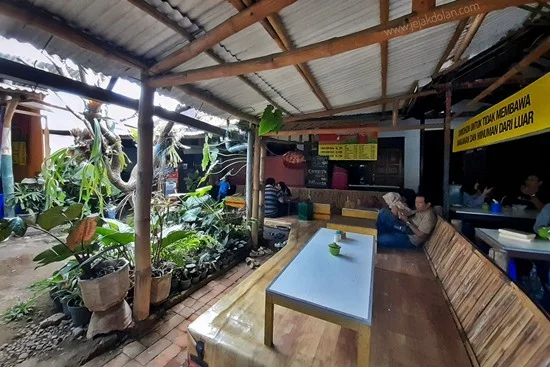 Bagian Dalam Warung