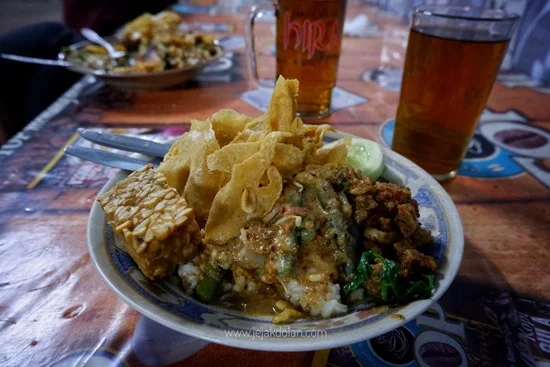 Rekmendasi Kuliner Malang, Pecel Kuah Rawon