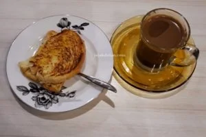 Menu Favorit Vietnam Drip & Roti Bakar Sarikaya