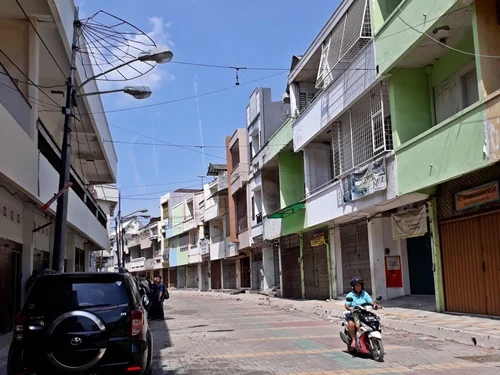Gang Warung Kawasan Pecinan Semarang - Jejak Dolan