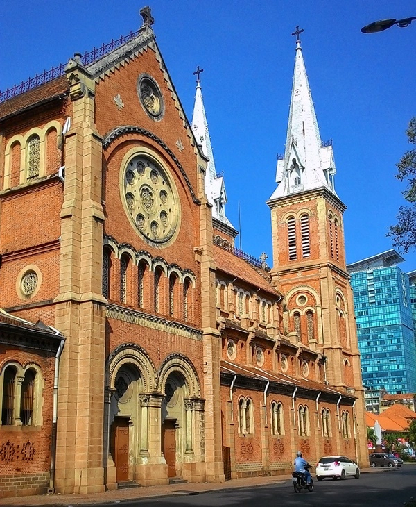 Saigon Notre Dame Basilica_Jejak Dolan
