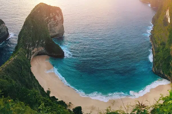 Pantai Kelingking Nusa Penida | Wira Setiawan@Unsplash