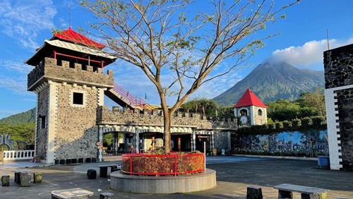 wisata the lost world castle Jogja - cover