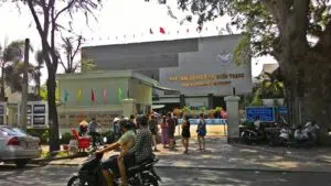 tampak depan war remnants museum ho chi minh city vietnam