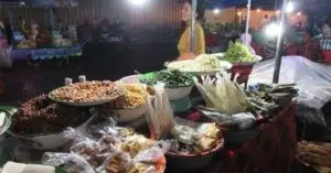 Kuliner khas Bali di pasar malam