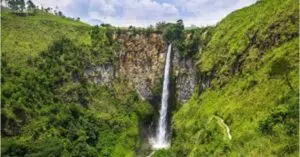 Air terjun sipiso-piso pesona wisata kabupaten karo