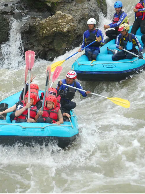 Harga paket arung jeram di sungai ciwulan tasikmalaya