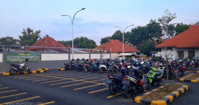 Tarif Parkir Sepeda Motor Stasiun Poncol dan Stasiun Tawang