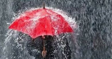 \Tips Liburan di Musim Hujan