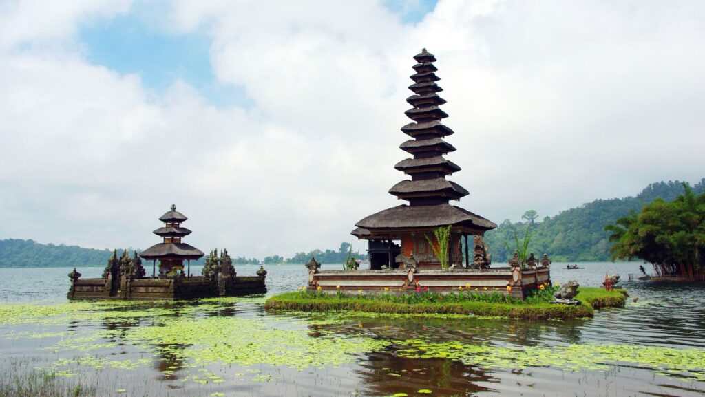 Wisata ke Pura