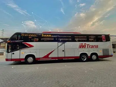 M Trans Sleeper Bus Jakarta Malang