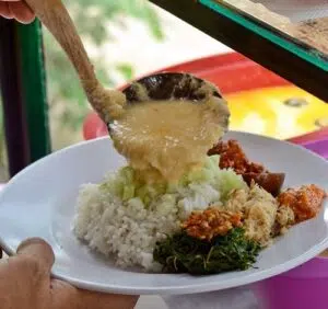 Sego cawuk khas Banyuwangi