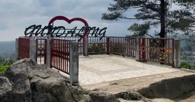 Wisata Berastagi Bukit Gundaling