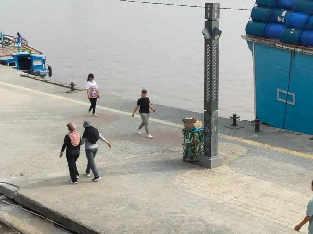 Keramaian Warga di Alun-Alun Kapuas Pontianak